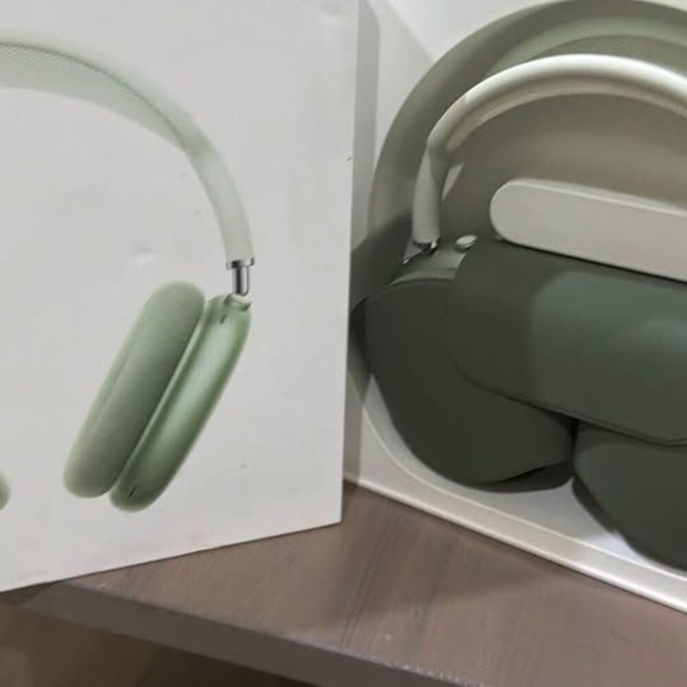 Apple AirPods Max- green- Renewed